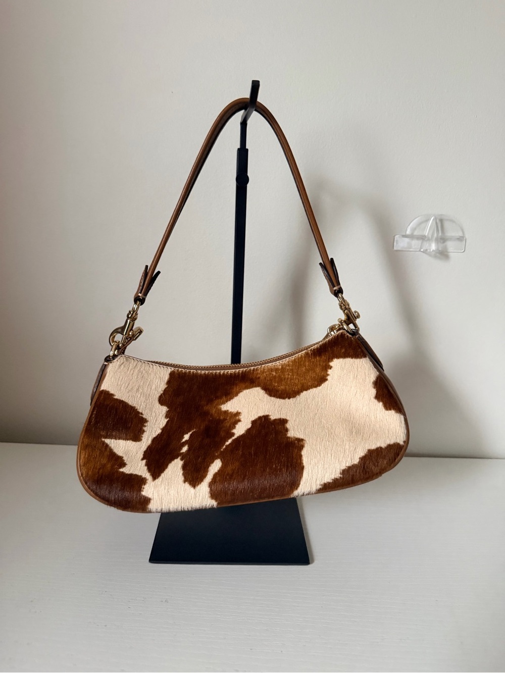 Coach Ashton Shoulder Brown Cowhide Leather Shoulder Bag with Buckle Pockets - Picture 4 of 7